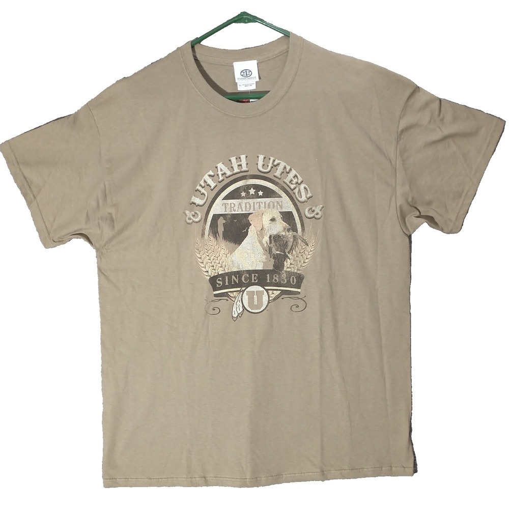 212 Fahrenheit Utah Utes Mens XL T-Shirt Tan Hunting Dog Graphic New With Tags